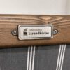 10135_strandkorb_deich-meisterstueck_detail-markenplakette